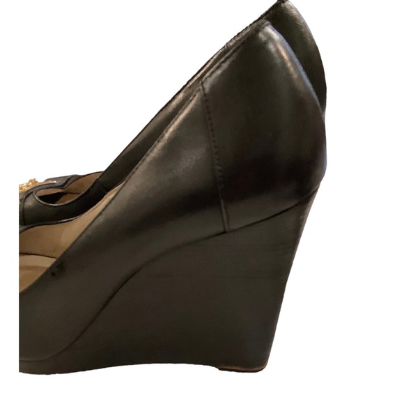Michael Kors Black Peep Toe and Gold Wedges SIZE 8 - Picture 3 of 4